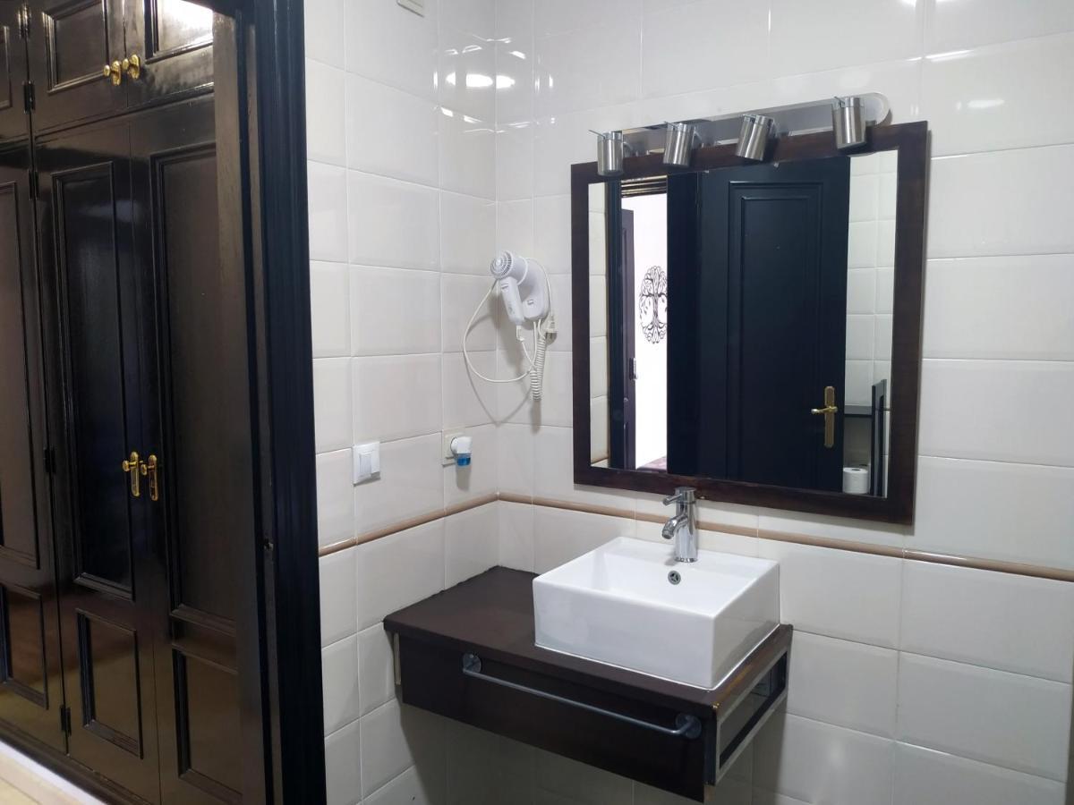 Flats Friends Plaza De La Reina Hotel บาเลนเซีย ภายนอก รูปภาพ