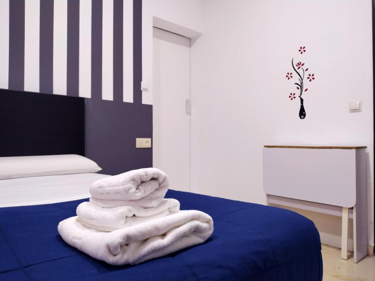 Flats Friends Plaza De La Reina Hotel บาเลนเซีย ภายนอก รูปภาพ