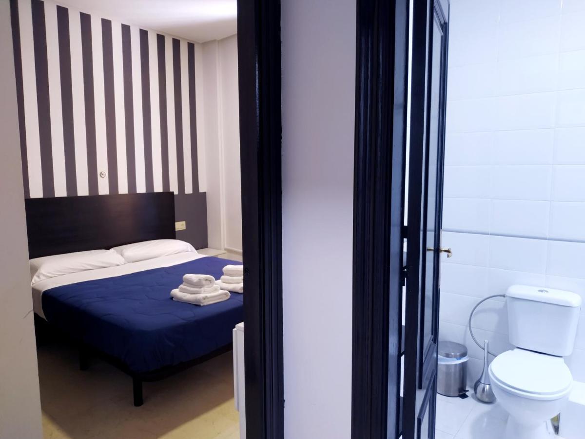 Flats Friends Plaza De La Reina Hotel บาเลนเซีย ภายนอก รูปภาพ