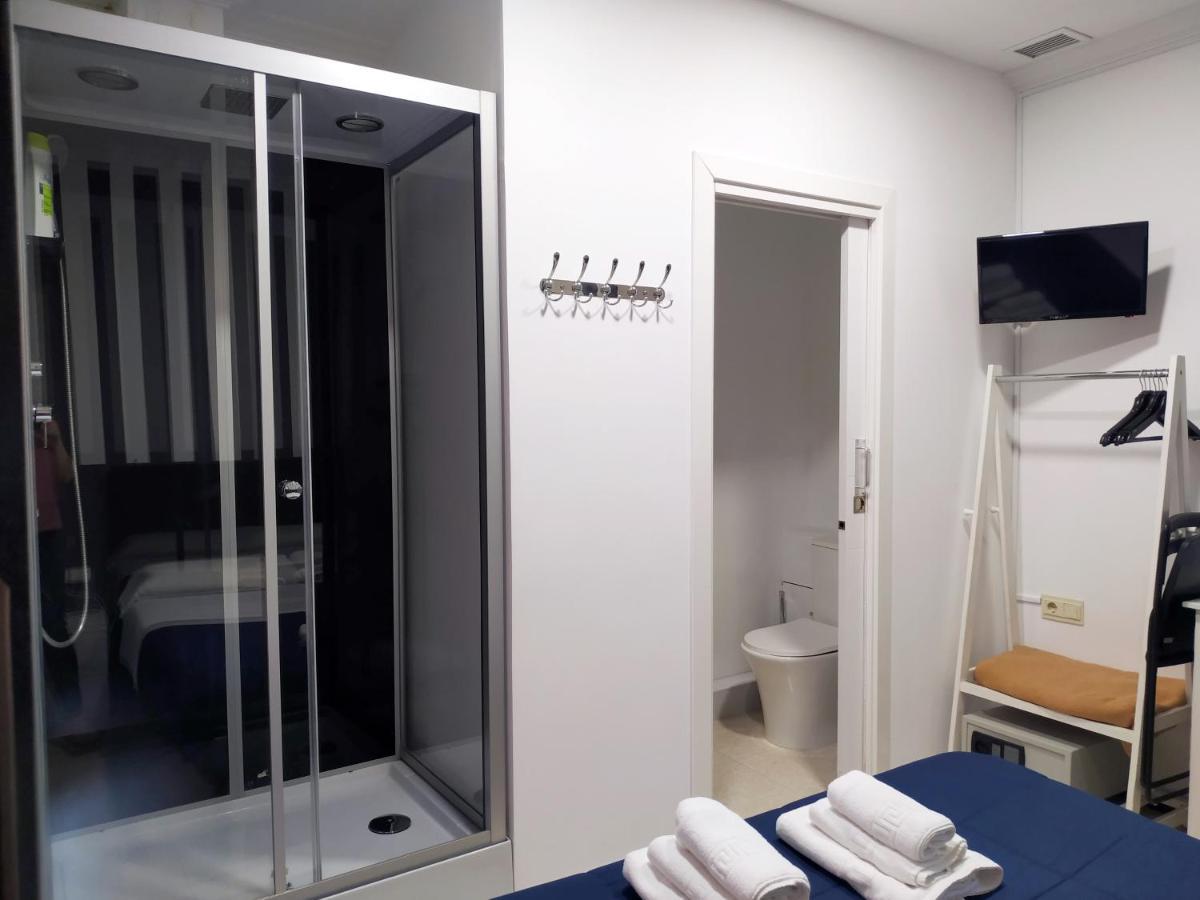 Flats Friends Plaza De La Reina Hotel บาเลนเซีย ภายนอก รูปภาพ