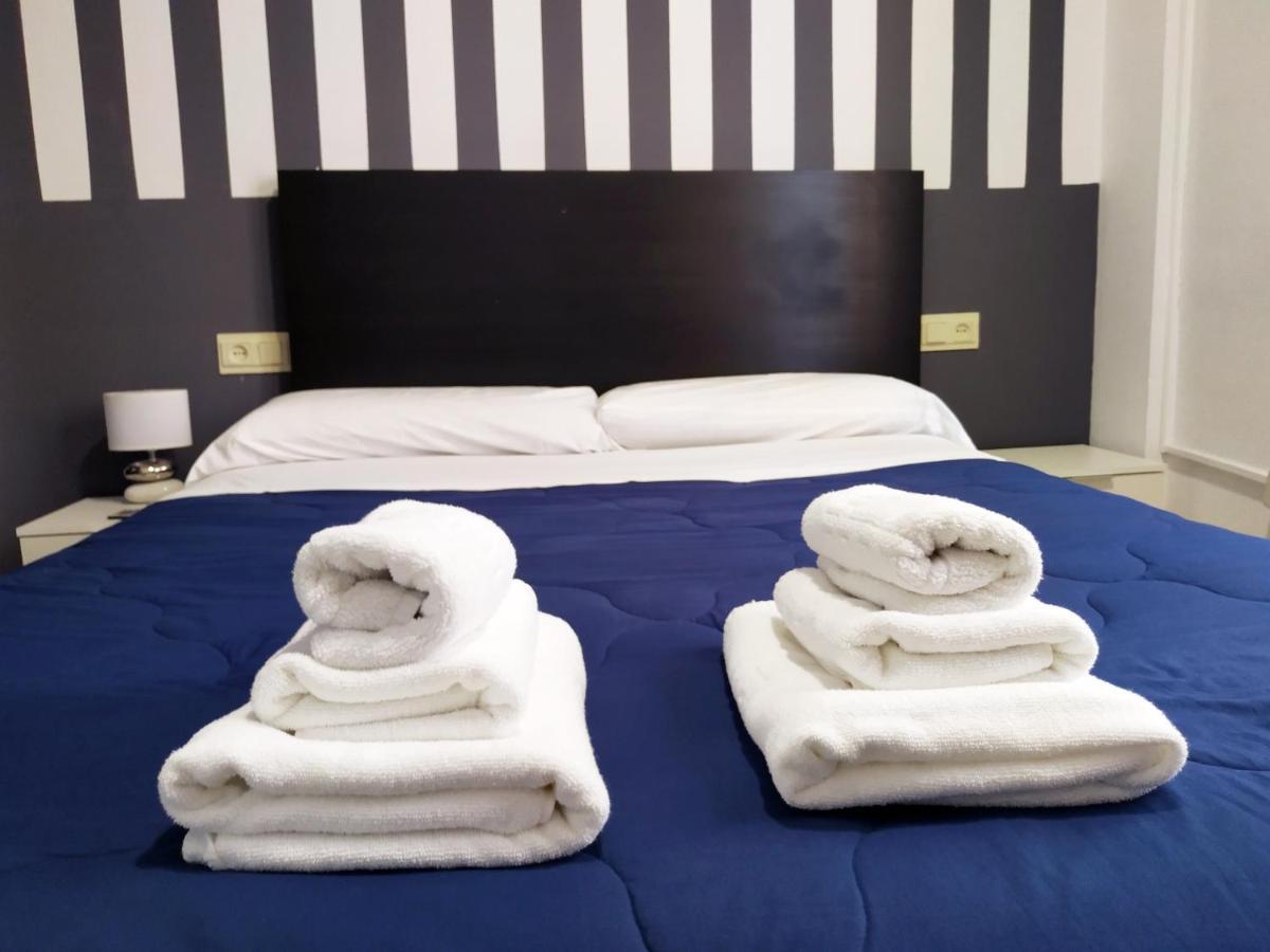 Flats Friends Plaza De La Reina Hotel บาเลนเซีย ภายนอก รูปภาพ