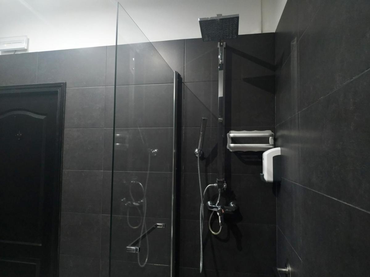 Flats Friends Plaza De La Reina Hotel บาเลนเซีย ภายนอก รูปภาพ