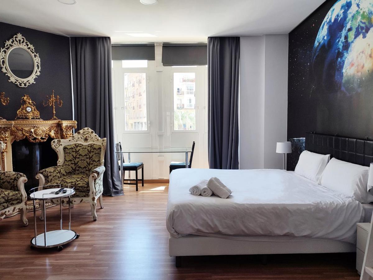 Flats Friends Plaza De La Reina Hotel บาเลนเซีย ภายนอก รูปภาพ