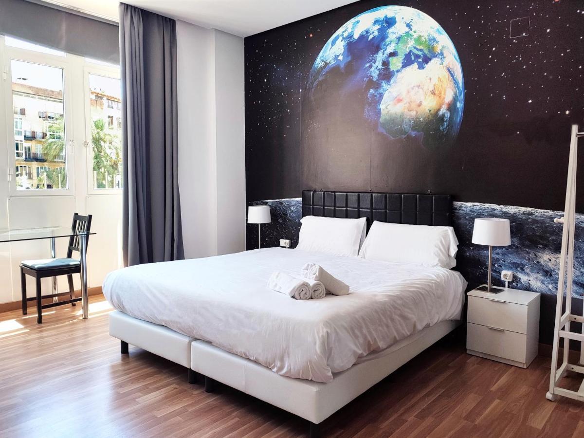 Flats Friends Plaza De La Reina Hotel บาเลนเซีย ภายนอก รูปภาพ