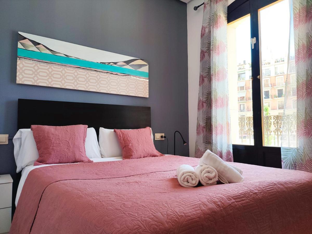 Flats Friends Plaza De La Reina Hotel บาเลนเซีย ภายนอก รูปภาพ
