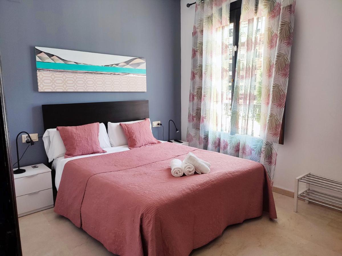 Flats Friends Plaza De La Reina Hotel บาเลนเซีย ภายนอก รูปภาพ