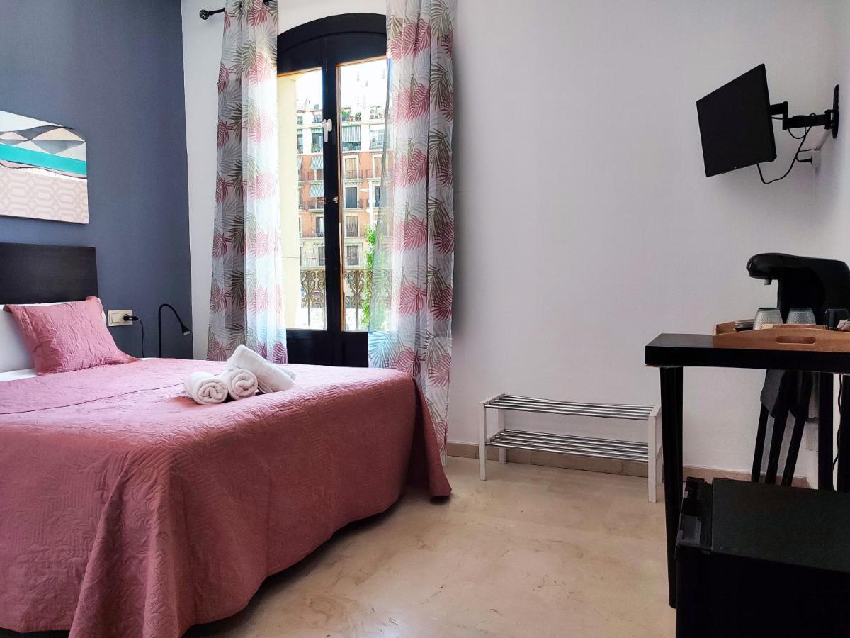 Flats Friends Plaza De La Reina Hotel บาเลนเซีย ภายนอก รูปภาพ